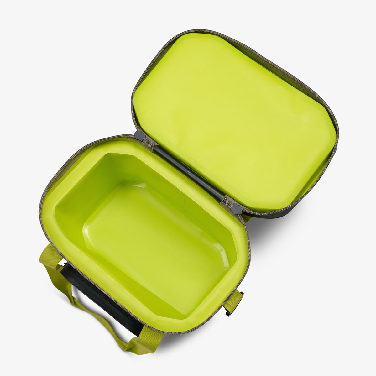 trailmate-18-can-cooler-bag-a3 00066772-O2.jpg