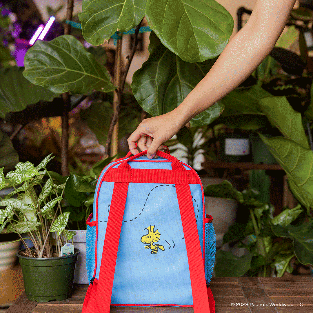 snoopy-mini-convertible-backpack-cooler-m6 Peanuts_Part_2_NATIVE_PDP_Backpack.gif