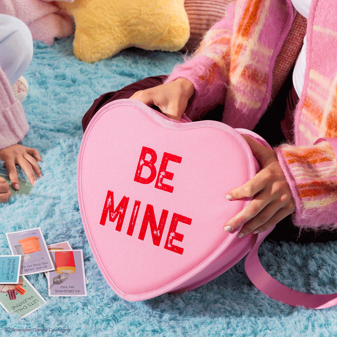 sweethearts-candies-be-mine-cooler-bag-e6 Sweethearts_NATIVE_PDP_Novelty-Tote_GIF.gif